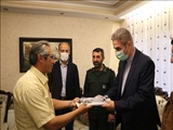 دیدار مسئولان شهرستان دماوند با خانواده  شهید طلبه مجید بهنام