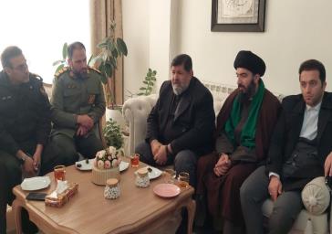 دیدار فرماندار دماوند با خانواده شهید محمد دادور در بخش رودهن